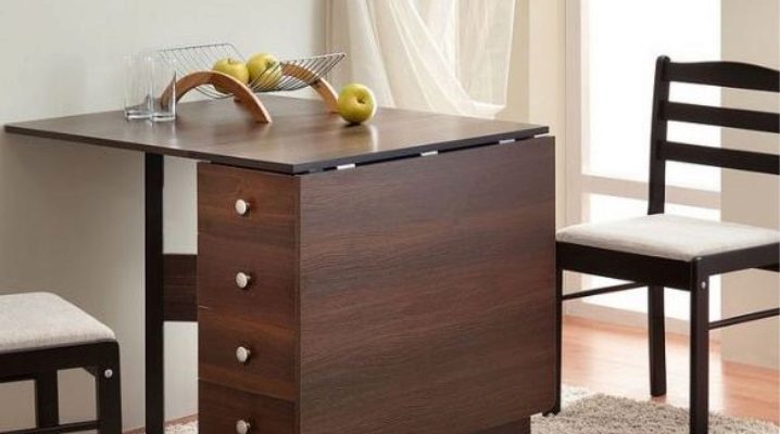  Tisch-Bordstein in einem modernen Interieur