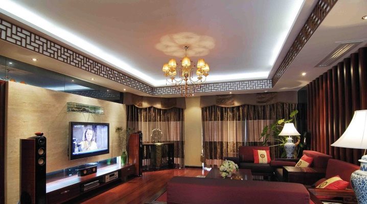  Plafonds tendus à deux niveaux à l'intérieur du salon