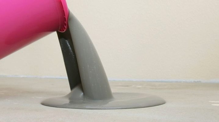  Making a mixture for floor screed