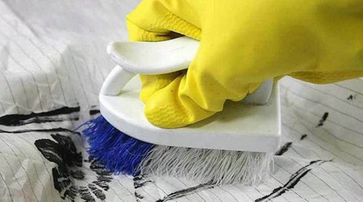  Comment laver la peinture acrylique?