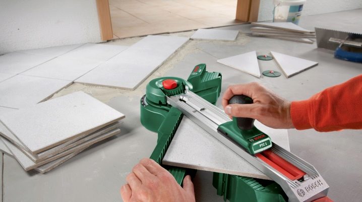  Wie schneidet man Fliesen bei 45 Grad?