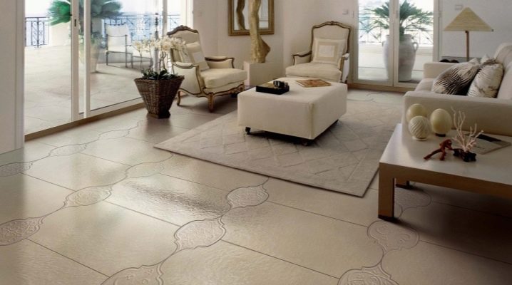  Große Keramikfliesen im Innenraum