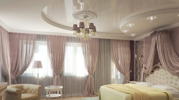  Zweistöckige Spanndecken im Inneren des Schlafzimmers