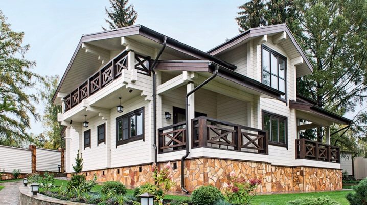 Schöne Projekte von Häusern mit Dachboden und Terrasse