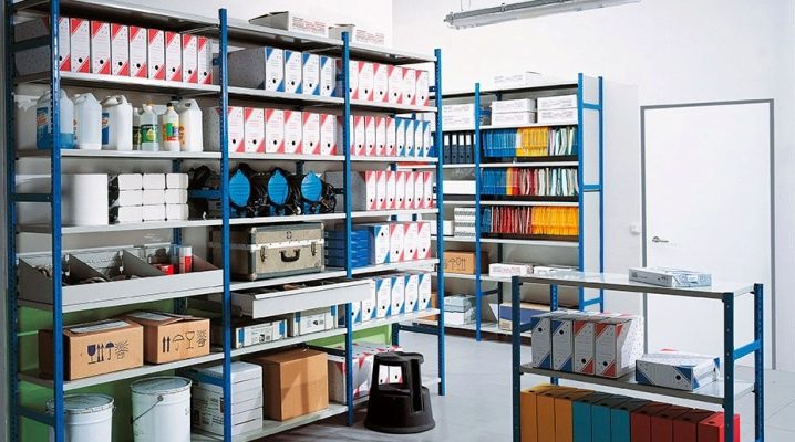  Metallregale für die Garage: die Vor- und Nachteile von Designs