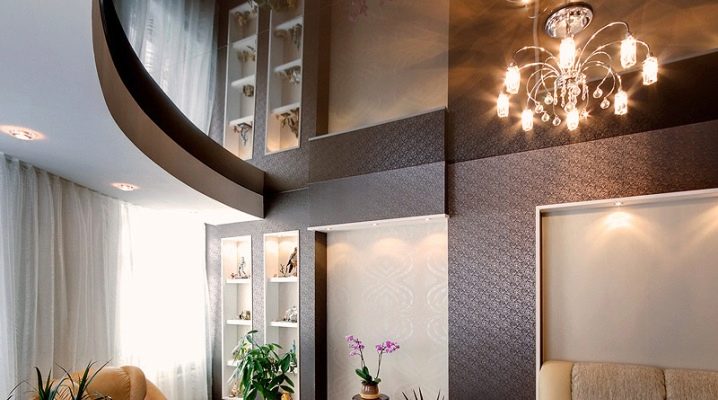  Installation de plafonds en plaques de plâtre à deux niveaux avec éclairage