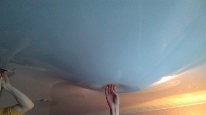  Causes du relâchement du plafond de tension