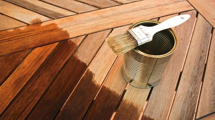  Offre le choix de vernis pour l'intérieur et l'extérieur