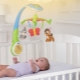  Mobile sur un lit pour les nouveau-nés